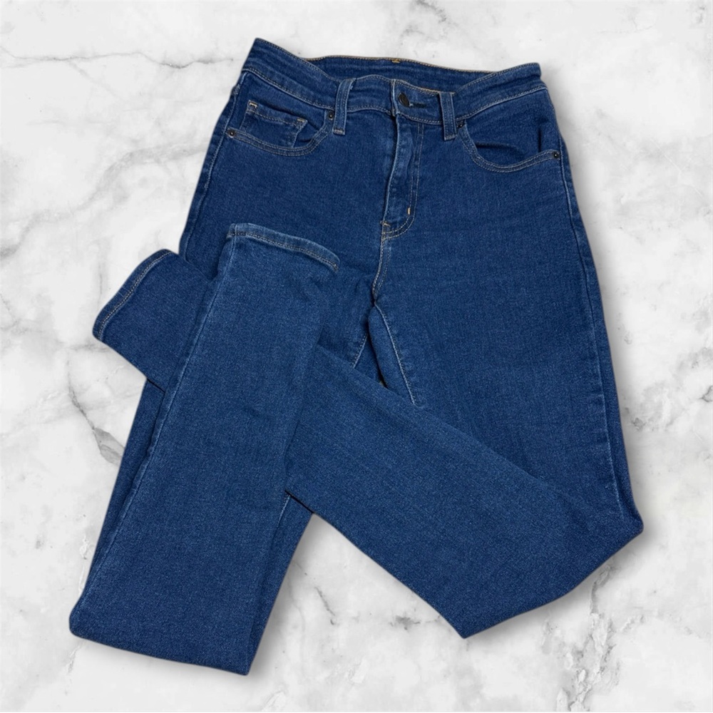 Levi’s high rise skinny stretchy jeans Classic Blue Denim 26x32